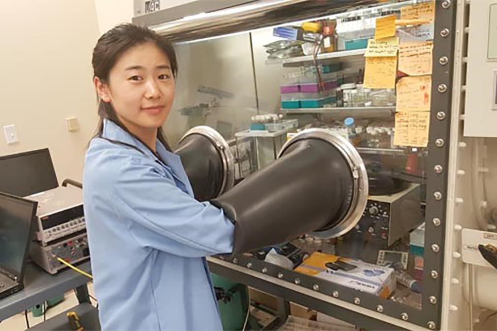 Xin Shan, Engineering (Doctoral Student, Industrial Engineering), Nitrogen filled glovebox